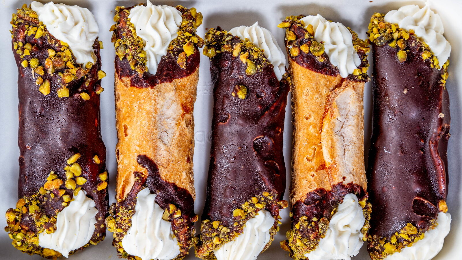 Bill's cannolis